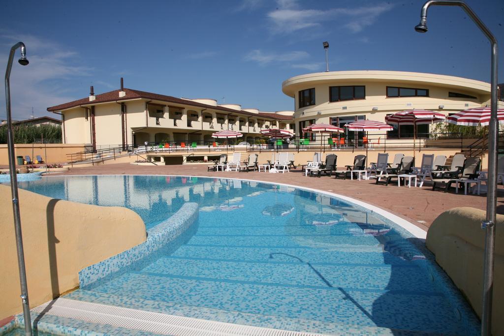 Hotel Resort Lido Degli Aranci 维博瓦伦蒂亚 外观 照片