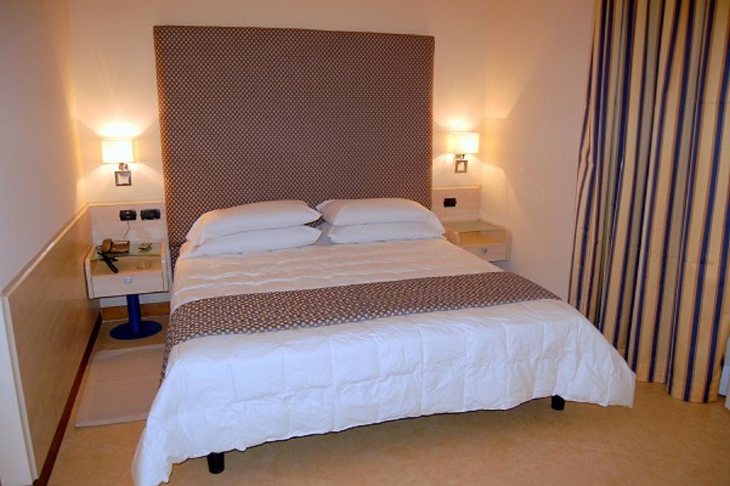 Hotel Resort Lido Degli Aranci 维博瓦伦蒂亚 外观 照片