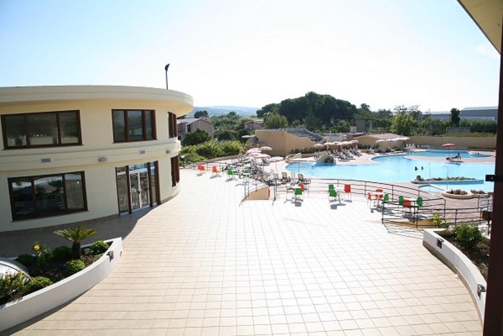 Hotel Resort Lido Degli Aranci 维博瓦伦蒂亚 外观 照片