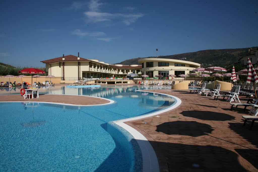 Hotel Resort Lido Degli Aranci 维博瓦伦蒂亚 外观 照片