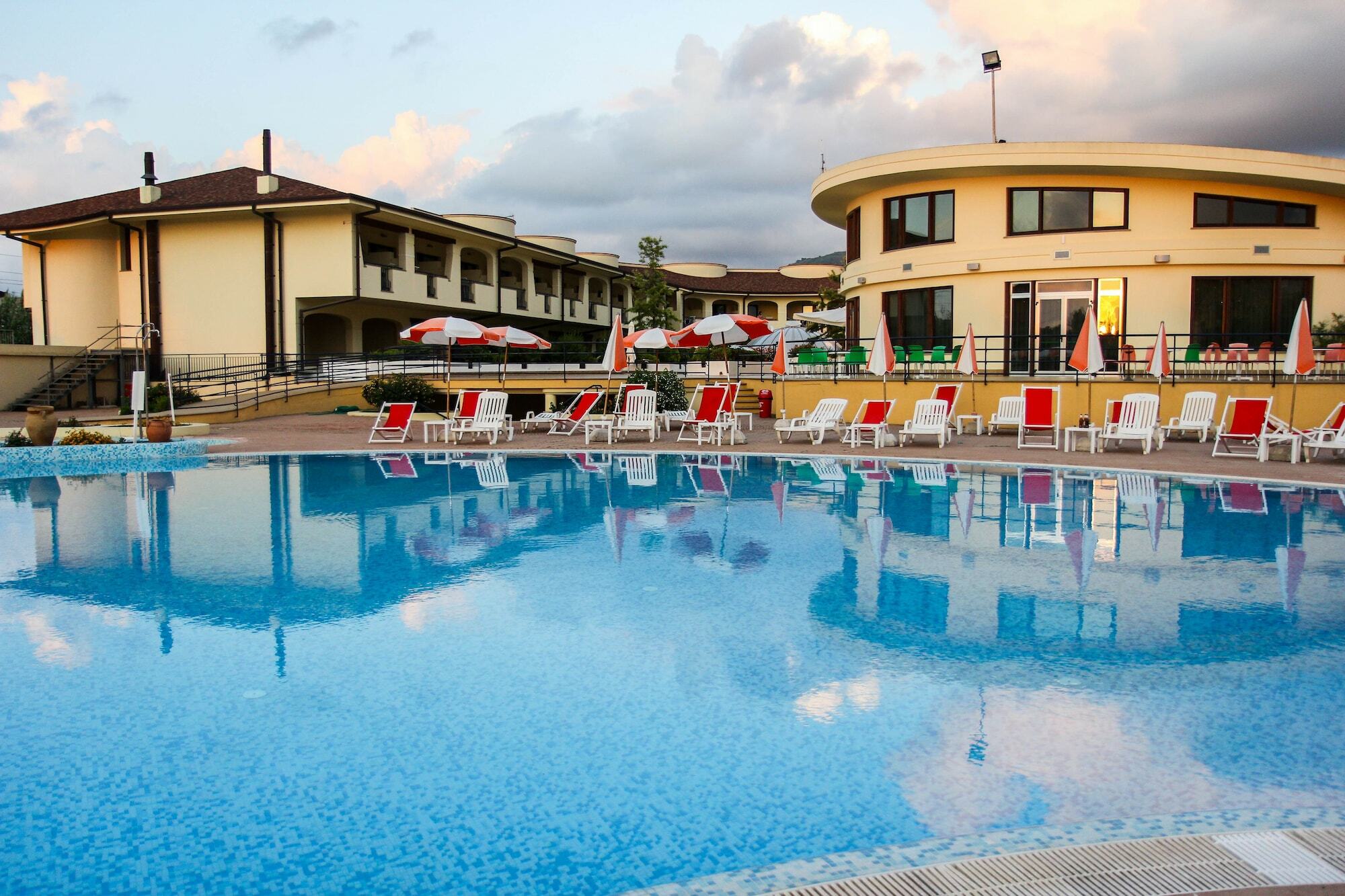 Hotel Resort Lido Degli Aranci 维博瓦伦蒂亚 外观 照片